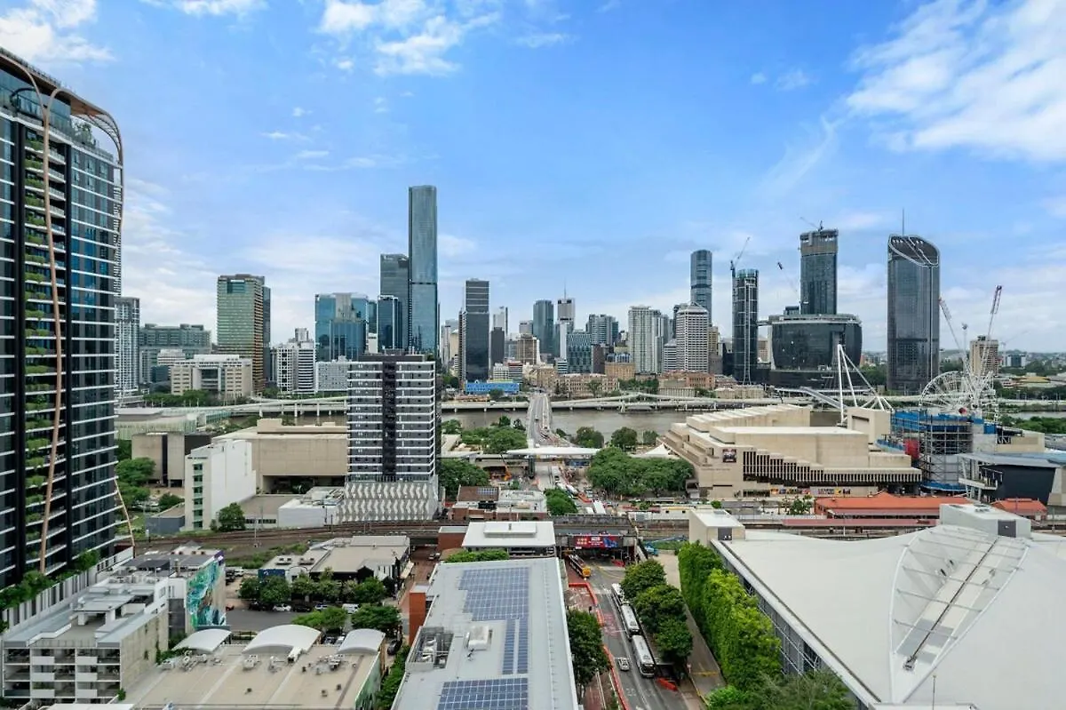 001Q Stunning City View Abnb-Style 2Br Apt, Free Parking Apartment